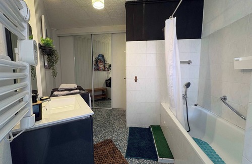 Lamalou-les-Bains Apartment | Cozy Cocoon Thermal Baths & Mountains