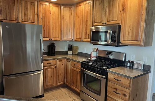 Cody House | Cozy Cody cul-de-sac home! Sleeps 6.