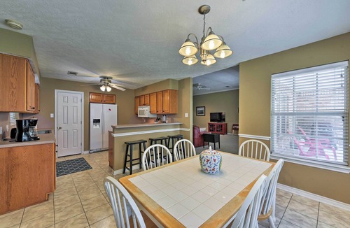 College Station House | Cozy College Station Home w/Patio and Fireplace