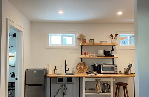 Collingwood Apartment | Cozy Collingwood Retreat - Walk to Beach & Cafés