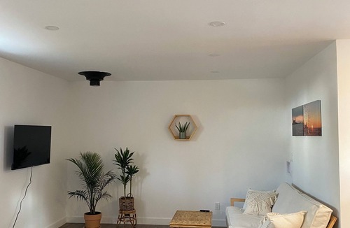 Collingwood Apartment | Cozy Collingwood Retreat - Walk to Beach & Cafés