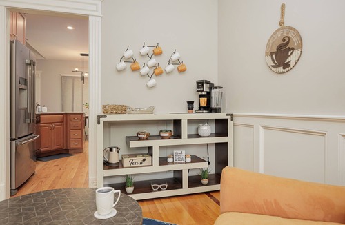St. Joseph Villa | Cozy Colors Hideaway