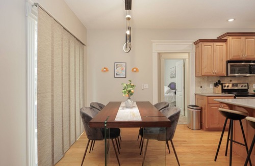 St. Joseph Villa | Cozy Colors Hideaway
