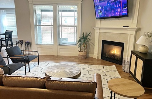 Columbia House | Cozy Columbia Home