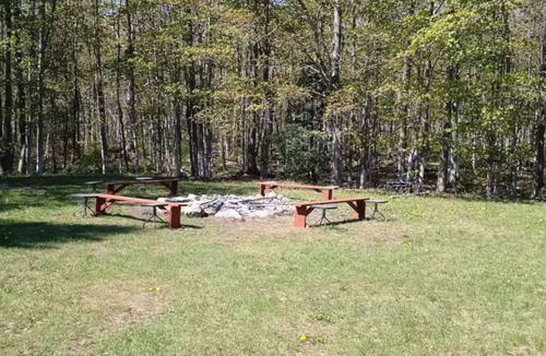 Colpoys Bay Apartment | Cozy Comfort Double Room 11 – Peninsula Motel, Minutes from Wiarton Waterfront