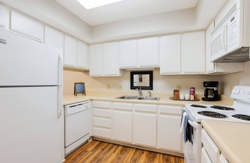 Dunean House | Cozy, Comfortable 2/1.5 Condo! Queen Beds, Fully Stocked Kitchen