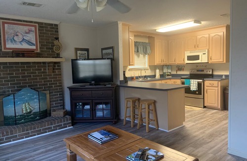 Scenic Heights House | Cozy, comfortable and convenient