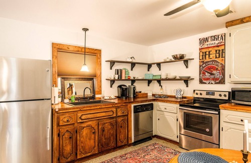 Concord Cottage | Cozy & Comfortable Carriage House