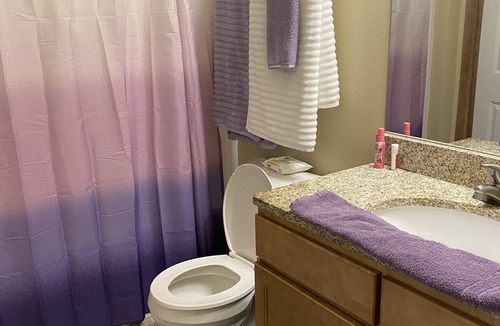 Des Moines Condo | Cozy Comfortable Executive Suite