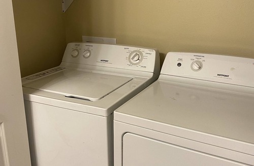 Des Moines Condo | Cozy Comfortable Executive Suite