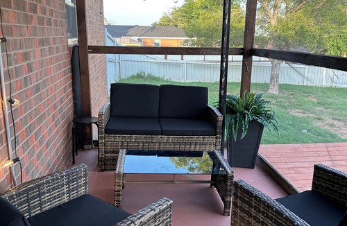 Clarendon House | Cozy, comfortable home in a quiet neighborhood!