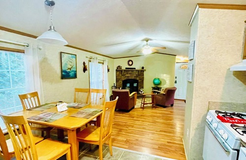 Island Falls House | COZY & COMFORTABLE MOBILE HOME IN DYER BROOK MAINE