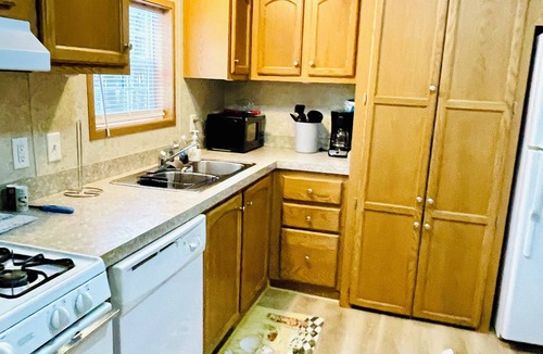 Island Falls House | COZY & COMFORTABLE MOBILE HOME IN DYER BROOK MAINE