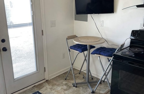 Northwest Cottage | Cozy Comfortable Cottage for One or Two Guest