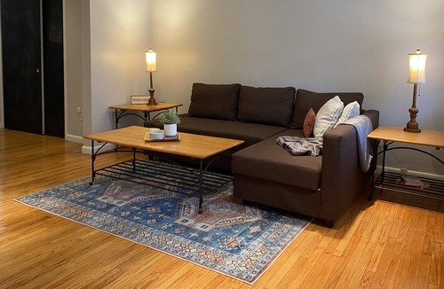 Easton House | Cozy, Comfy, and Convenient