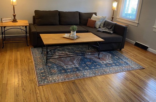 Easton House | Cozy, Comfy, and Convenient