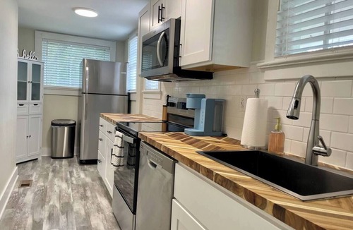 Hamlet Apartment | Cozy, Comfy Apartment in Hamlet, NC