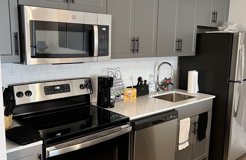 Midtown Apartment | Cozy & Comfy