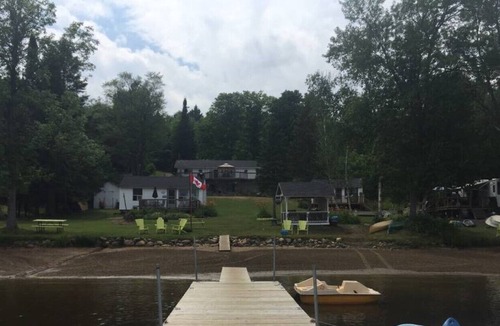 Golden Valley Cottage | COZY COMMANDA LAKE COTTAGES