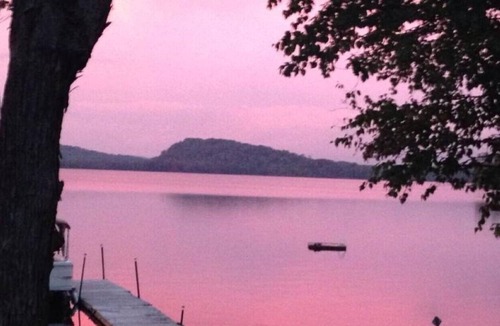 Golden Valley Cottage | COZY COMMANDA LAKE COTTAGES