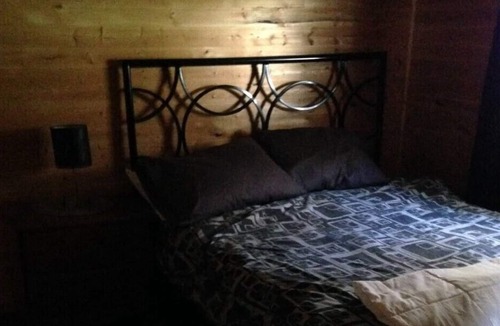 Golden Valley House | COZY COMMANDA LAKE LAKESIDE INN