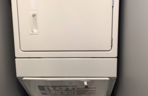 Fairview Apartment | Cozy & Compact 1BR Pad - Private & Centrally Located