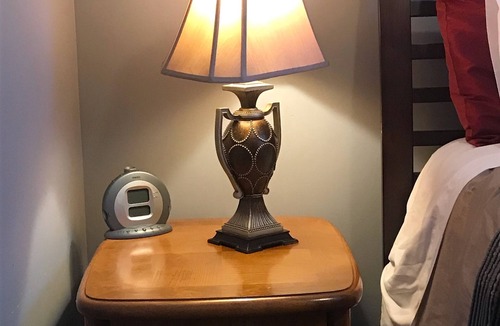 Fairview Apartment | Cozy & Compact 1BR Pad - Private & Centrally Located