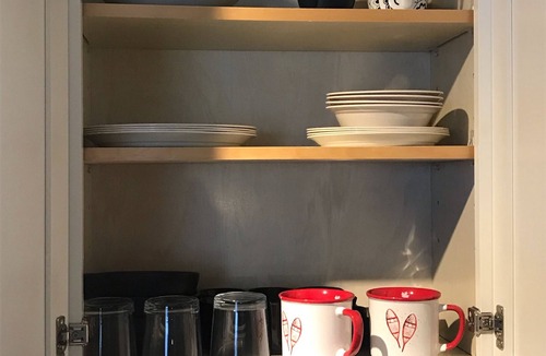 Fairview Apartment | Cozy & Compact 1BR Pad - Private & Centrally Located