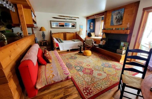 Moose Wilson Road Condo | Cozy Condo 5 minutes from Jackson Hole Mountain Resort
