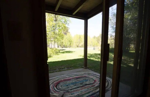 Moose Wilson Road Condo | Cozy Condo 5 minutes from Jackson Hole Mountain Resort
