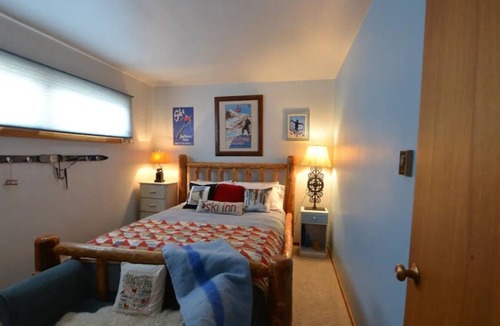 Moose Wilson Road Condo | Cozy Condo 5 minutes from Jackson Hole Mountain Resort