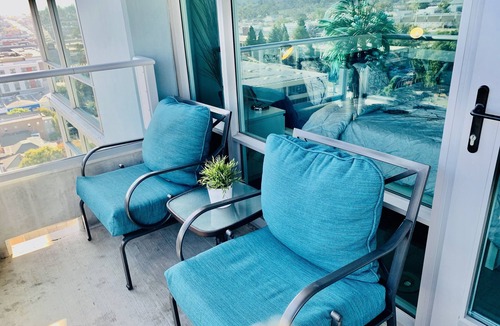 Smart Corner Condo | Cozy Condo Amazing Balcony & Rooftop Viewsn - Family Friendly