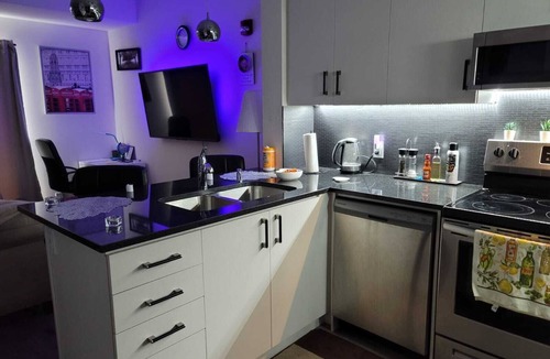 Mount Pleasant Apartment | Cozy Condo-Apartment/Suite in Brampton