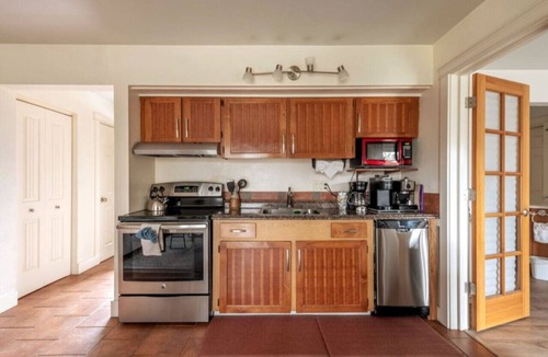 Bend Condo | Cozy Condo by Downtown for 4