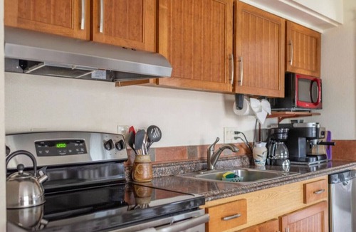 Bend Condo | Cozy Condo by Downtown for 4