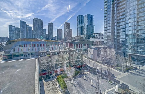 CityPlace Apartment | Cozy Condo near CN Tower - downtown