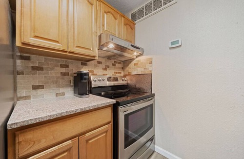 Pleasant Valley House | Cozy Condo Near DT ATX – Ideal for Extended Stays