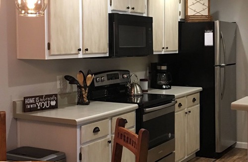 Woodlands Village Condo | Cozy Condo near NAU!