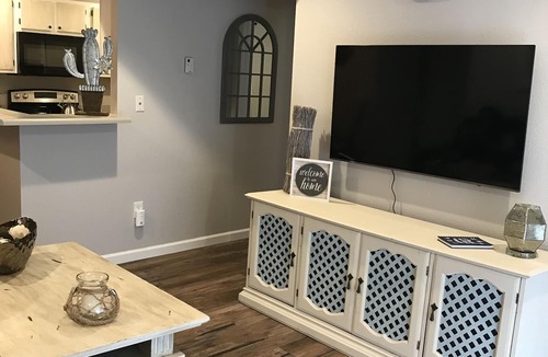 Woodlands Village Condo | Cozy Condo near NAU!