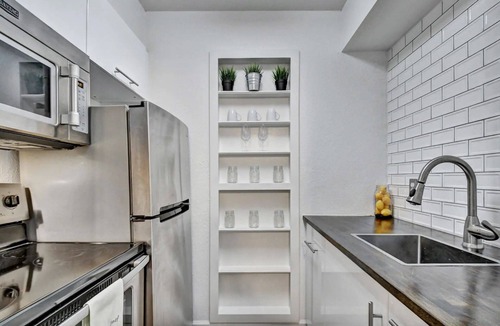 Hyde Park Condo | Cozy Condo near UT/Downtown