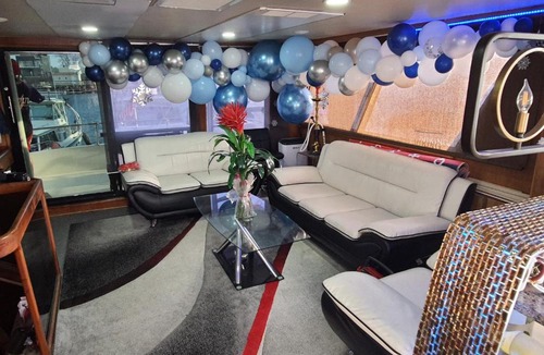 Gerritsen Beach Boat Rental | COZY CONDO OCEAN 3xDECK YACHT