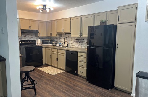 Logan Condo | Cozy Condo on 400 N