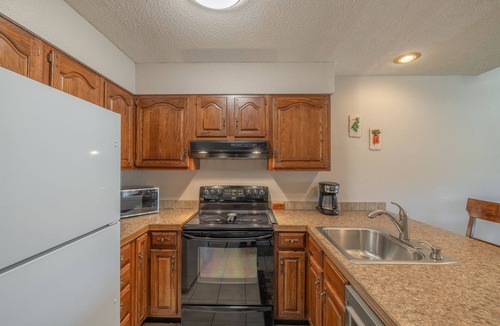 Innsbrook Condo | Cozy Condo on Lake Aspen by Innsbrook Vacations!