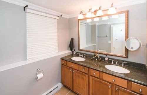 Farmington House | Cozy Condo | Peaceful Getaway!