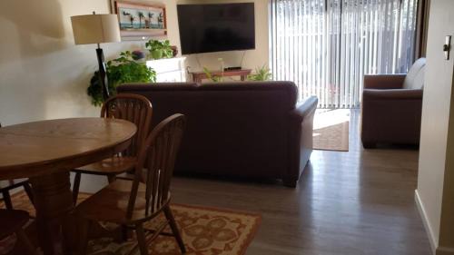 Cleveland Heights Villa | Cozy Condo