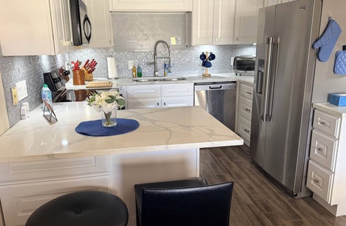Roswell Condo | Cozy Condo