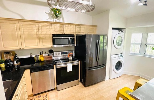 West Palm Beach Apartment | Cozy Condo