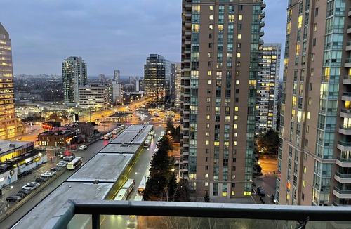 Newtonbrook Apartment | Cozy condo w/Free Parking/Gym