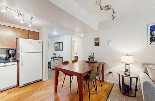 Killington Condo | Cozy condo w/mountain, ski & golf views, patio, pool & hot tub