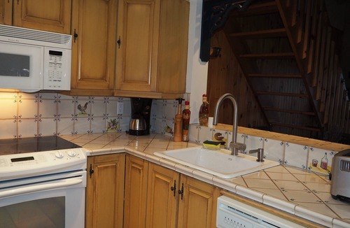 Mont-Tremblant Condo | Cozy condo w/stunning Mont Tremblant mountain and lakeview